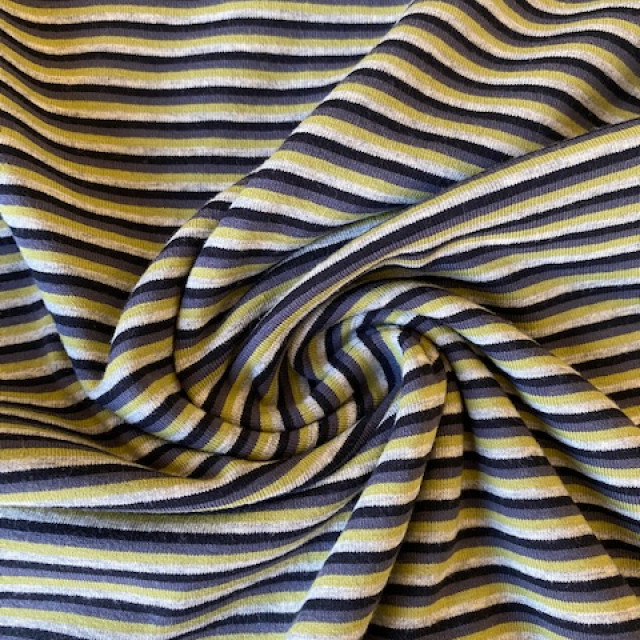 021021106-17674