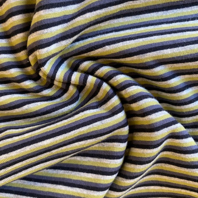 021021106-17674