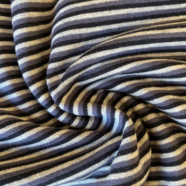 021021106-17679