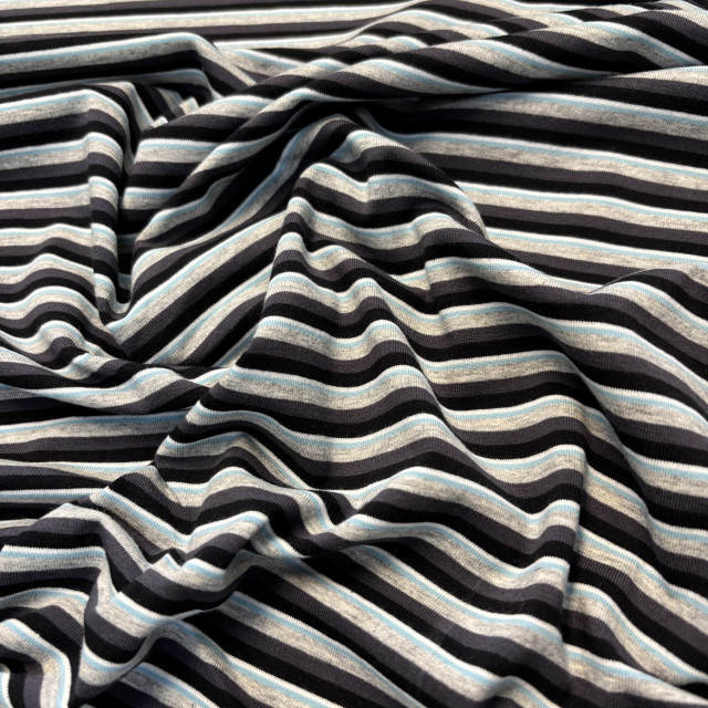 021021106-19873