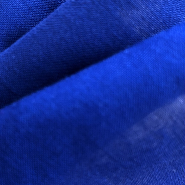 03052120-3879