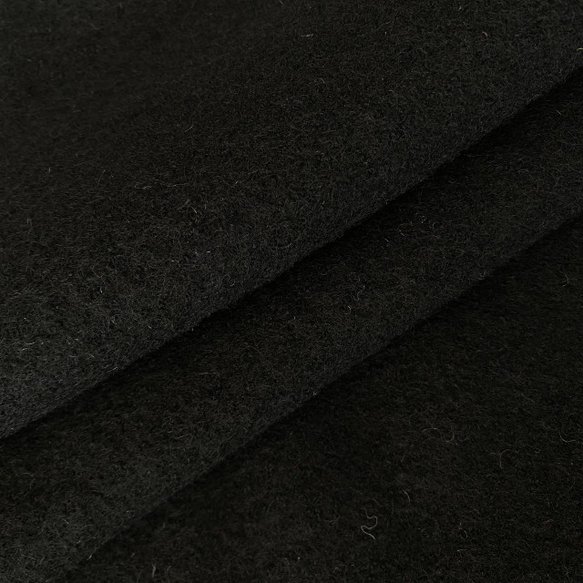 060522381-710