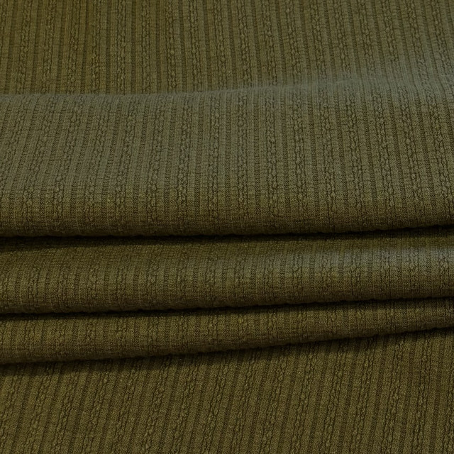 06104431-19748