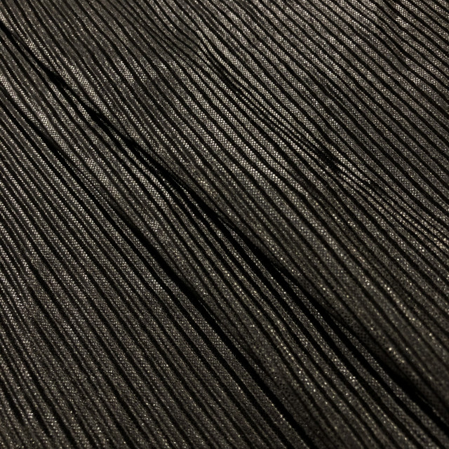 1001046-710