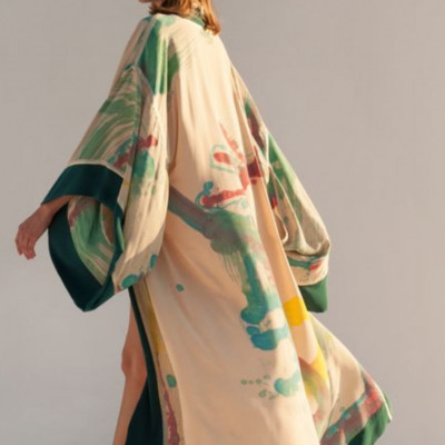 Kimono haljina univerzalan modni izbor