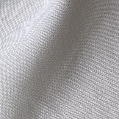 KOSULJAR VIS CHALIS WHITE širine 1.4 m, gramaže 123 g/m2. Lagana I lepršava viskozna tkanina sa lepim padom za kosulje, haljine, bluze.