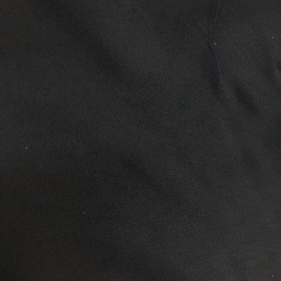 KOSULJAR VIS CHALIS T BLACK širine 1.5 m, gramaže 116 g/m2. Lagana I lepršava viskozna tkanina sa lepim padom za kosulje, haljine, bluze.