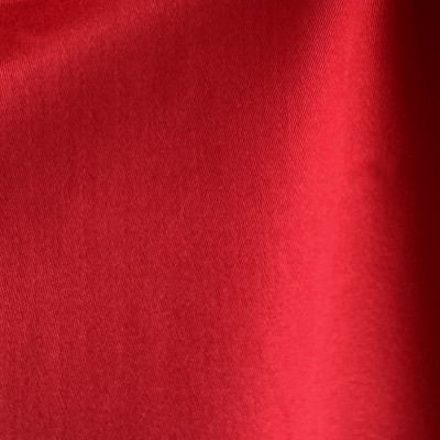 KEPER STRECH SATEN RED MARLBORO širine 1.5 m, gramaže 208 g/m2. Satenizirana pamučna tkanina sa elastinom, za svečane komlete, suknje, pantalone