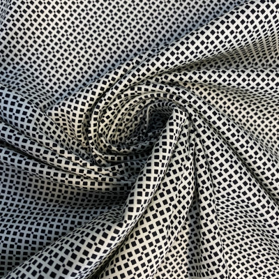 KEPER STRECH SATEN PRT DSN # S GEO # BLACK WHITE OFF