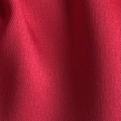 KEPER L FRANCE SATEN RED MARLBORO širine 1.5 m, gramaže 229 g/m2. Elegantna, satenizirana tkanina sa likrom za svečane komplete, pantalone, haljine.