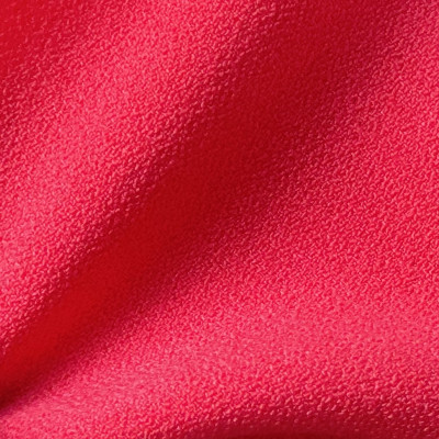 STOF P MELONI ROSE OF SHARON širine 1.5 m, gramaže 208 g/m2. Univerzalna poliesterska tkanina sa crep tkanjem, lepim padom, mekana na dodir. 