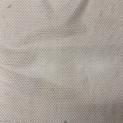 CIP S NET FOIL WHITE SLV širine 1.6 m, gramaže 124 g/m2. Mrežasta čipka sa premazom, izuzetno mekanog opipa, za haljine, blize, detalje.