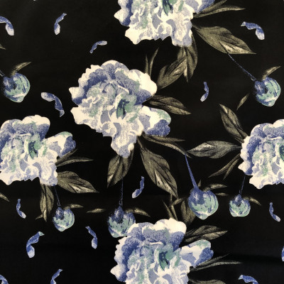 KOSULJAR S ANDREA PRT B FLOWERS BLACK širine 1.5 m, gramaže 96 g/m2. Elegantan satenizirani košuljarac sa printom, za haljine, bluze.