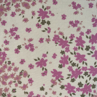 KOSULJAR VIS CHALIS DGT PRT DITSY FLOWERS VANILA ROSE širine 1.4 m, gramaže 122 g/m2. Viskozni košuljarac sa printom, lagan i lepršav, za haljine, košulje.