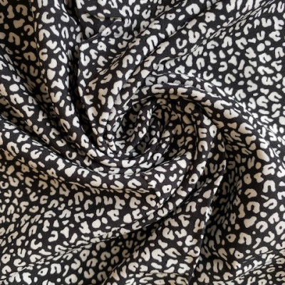 KOSULJAR VIS CHALIS DGT PRT DSN # S ANIMAL # BLACK WHITE OFF