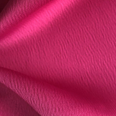 KOSULJAR S SATEN LUX LILAC ROSE širine 1.5 m, gramaže 181 g/m2. Elegantan satenizirani košuljarac sa reljefastom teksturom,za haljine, bluze.