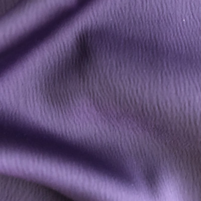 KOSULJAR S SATEN LUX BLACKBERRY CORDIAL širine 1.5 m, gramaže 181 g/m2. Elegantan satenizirani košuljarac sa reljefastom teksturom,za haljine, bluze.