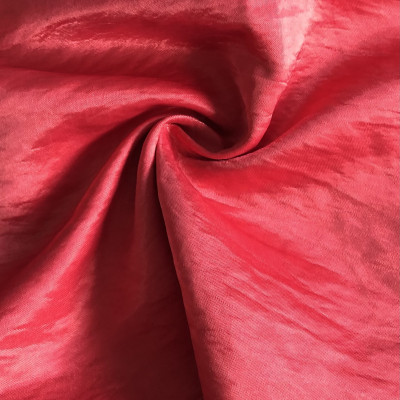 KOSULJAR S CHIARA ROSE OF SHARON širine 1.5 m, gramaže 139 g/m2. Satenizirani košuljarac sa gužvavim efektom, za košulje, haljine.