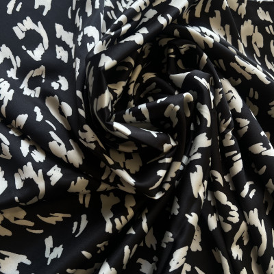 KOSULJAR S SATEN HANA DGT PRT DSN # ANIMAL # BLACK WHITE OFF