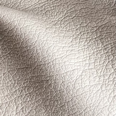KOZA VIS LEATHER BONDED MOONBEAM širine 1.4 m, gramaže 311 g/m2. Veštačka koža sa mat sjajem i reljefastom teksturom, za šivenje pantalona, haljina.