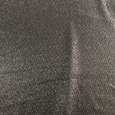 BUKLE SHINY FOIL BLACK širine 1.5 m, gramaže 357 g/m2. Bukle sa sjajnim premazom, mekan I topao, za jakne, kapute, komplete.