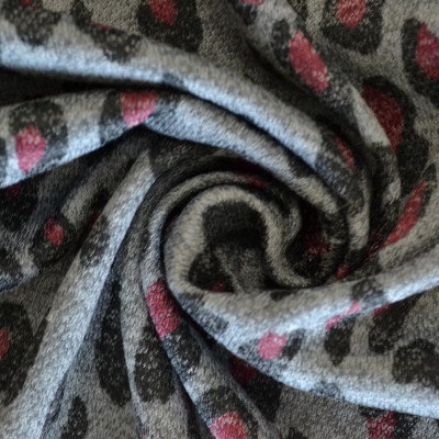 VISKOZA PL. SWEATER KNIT PRT DSN # 8208 ANIMAL # GRAY BURGUNDY