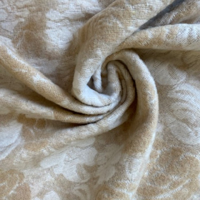 VELUR W SOFT LUX JQD DSN # ROSES # MELLOW BUFF WHITE