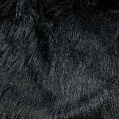 KRZNO FAY BLACK širine 1.6 m, gramaže 417 g/m2. Krzno od veštačke dlake, toplo i mekano, sezona Jesen Zima, za dečije kolekcije.