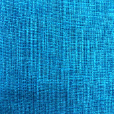 LAN 15 J ENAMEL BLUE širine 1.4 m, gramaže 149 g/m2. Viskozni lan, čvrst I izdržljiv, za haljine, bluze, sezona Proleće Leto.