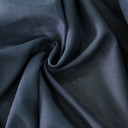 03052125-2243 - POST CO VOILE LINING NAVY širine 1.5 m, gramaže 57 g/m2. Pamučna postava, mekana i prijatna, za postavljanje haljina, suknji, bluza.